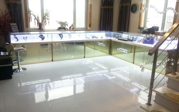 珠寶展柜訂做必看三點(diǎn),避免獲得劣質(zhì)展柜 珠寶展柜訂做必看三點(diǎn),避免獲得劣質(zhì)展柜