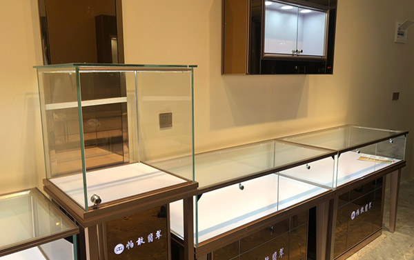 展示柜定制之前要先考慮這幾點 展示柜定制之前要先考慮這幾點